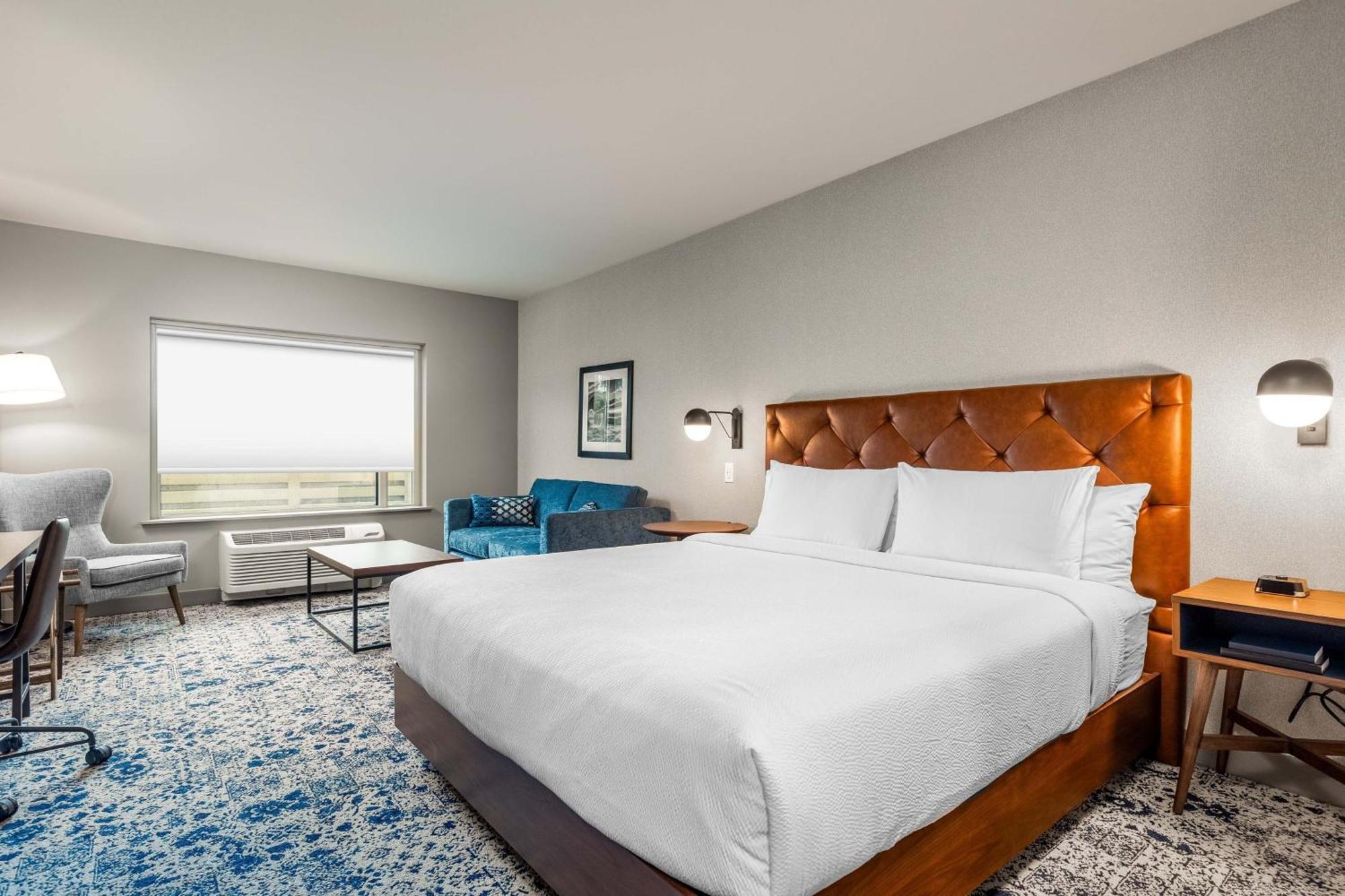 Four Points By Sheraton Kelowna Airport Exterior photo