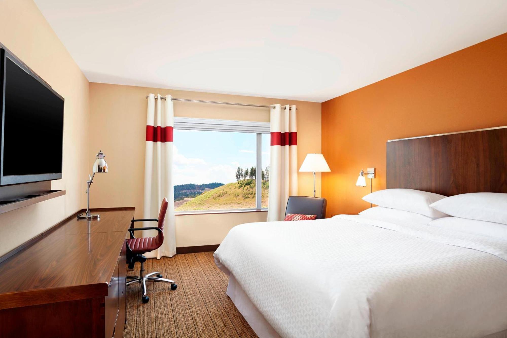 Four Points By Sheraton Kelowna Airport Exterior photo