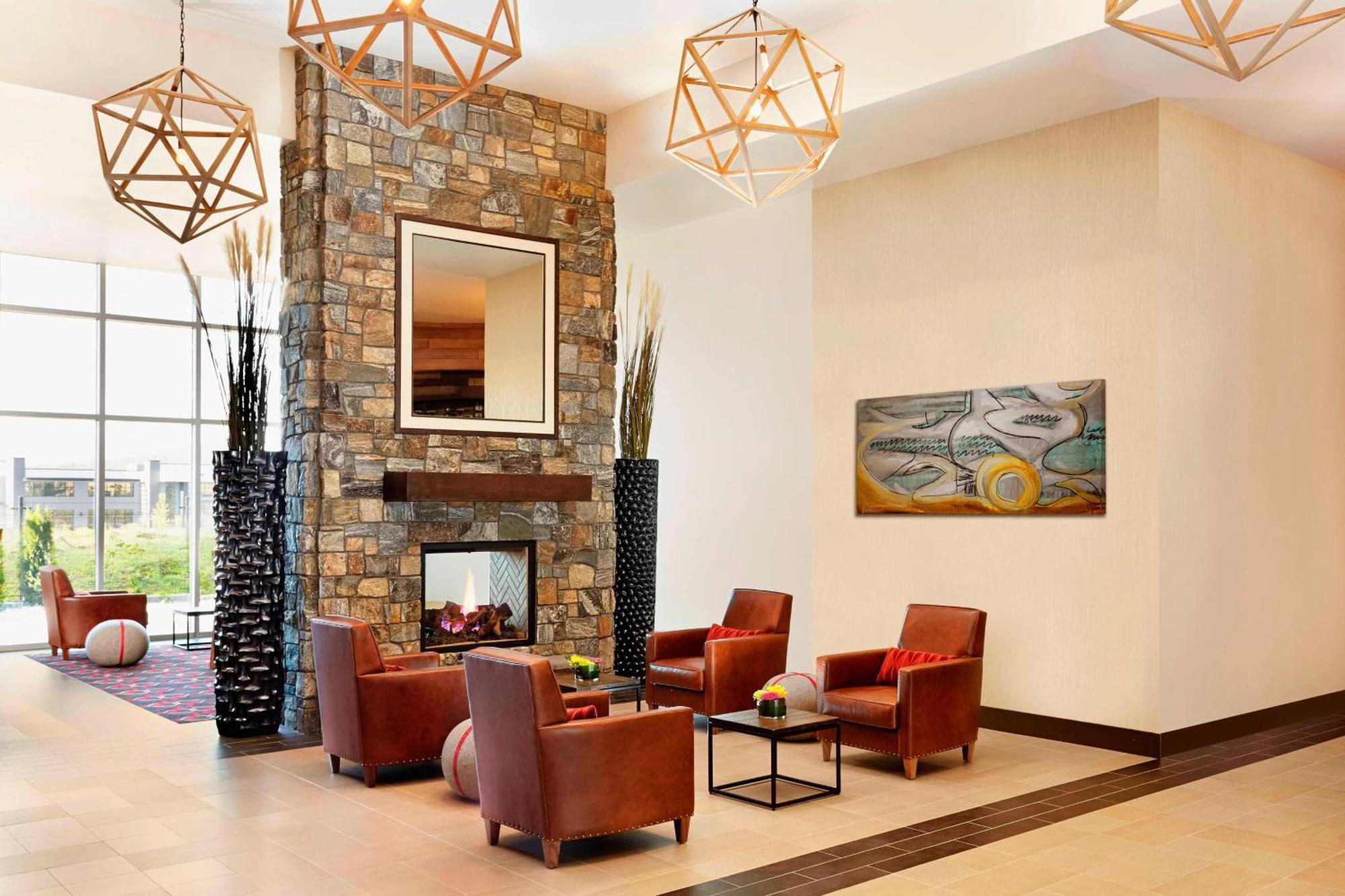 Four Points By Sheraton Kelowna Airport Exterior photo