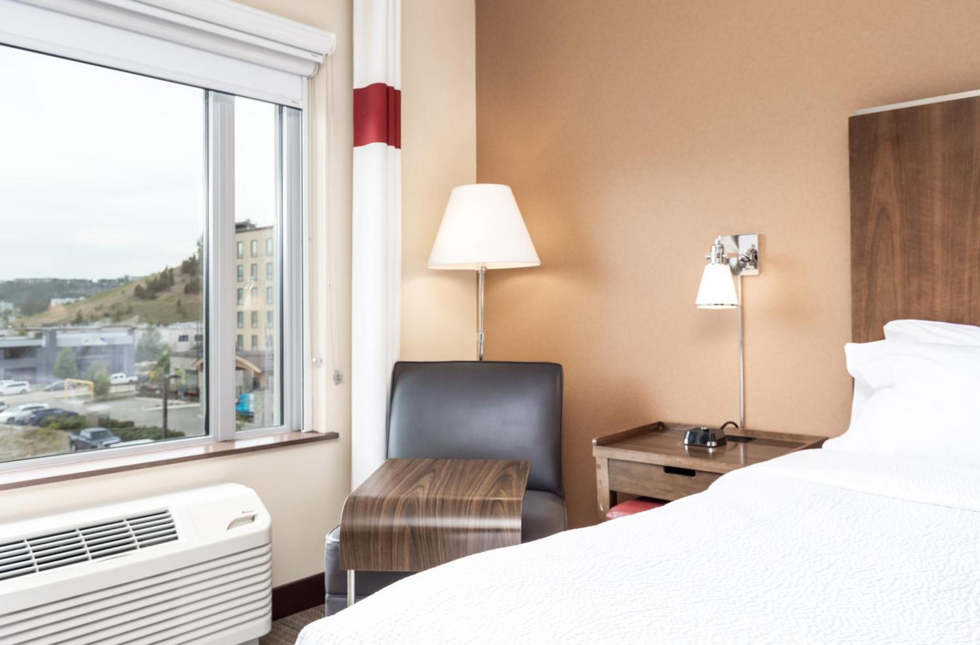 Four Points By Sheraton Kelowna Airport Exterior photo